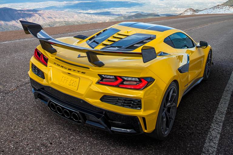 chevrolet_corvette_zr1_coupe_ztk_package.jpeg